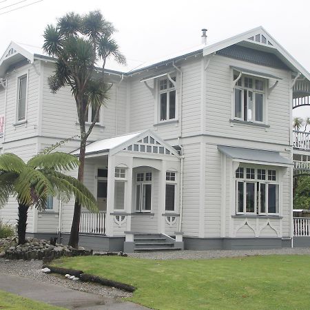 Albergue Wayne'S World Westport Exterior foto